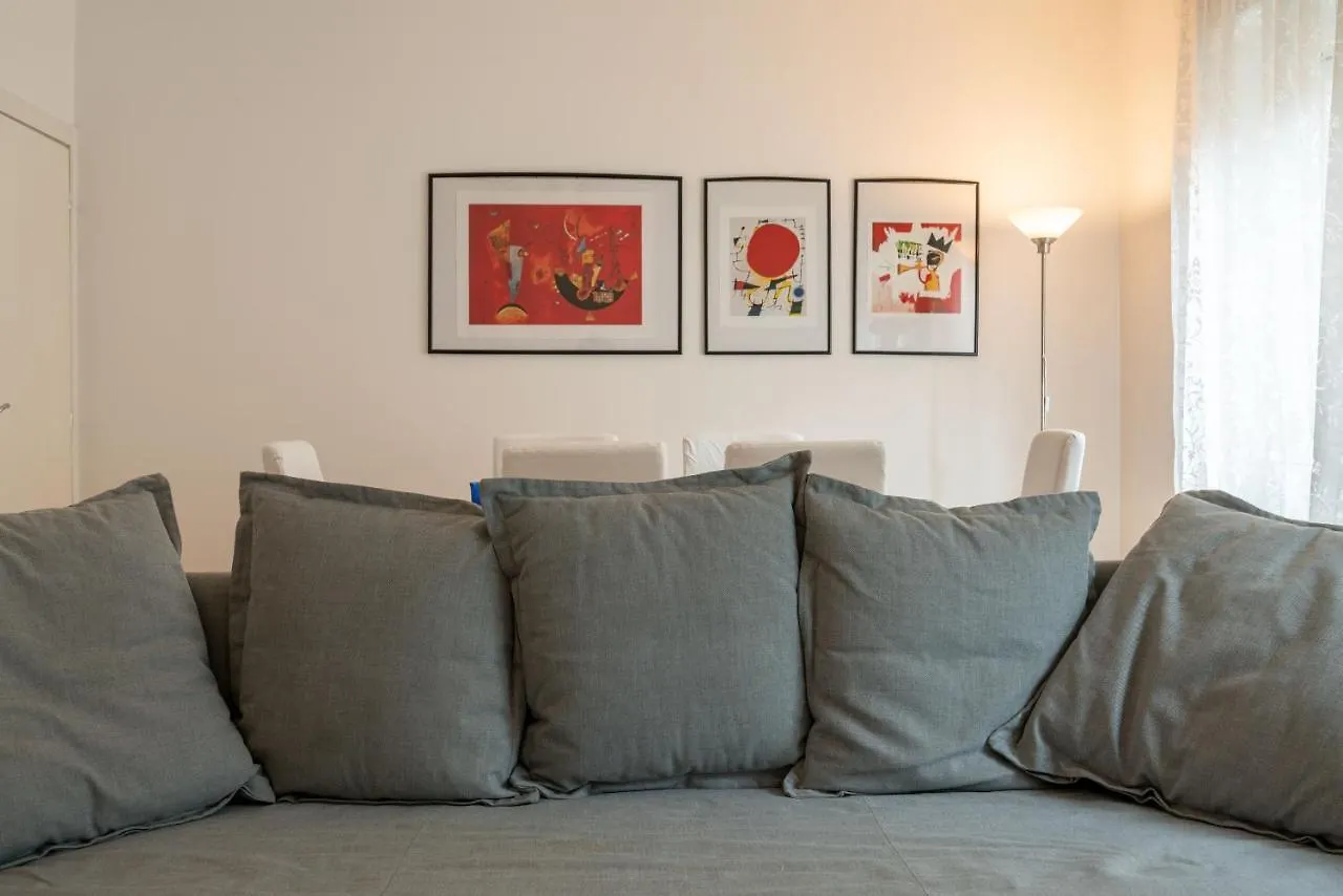 Buzzi Flexyrent Apartment Milánó 0*,
